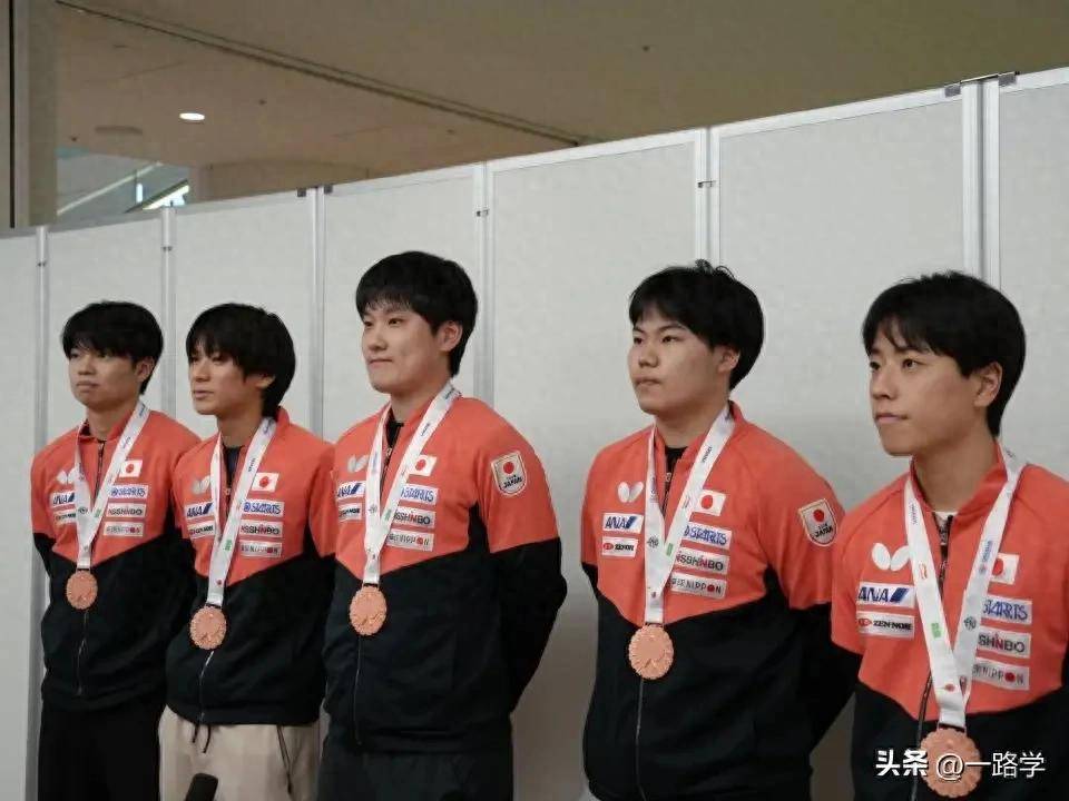 英格兰队鏖战中国队,张本智和带队取胜 英格兰队鏖战中国队,张本智和带队取胜