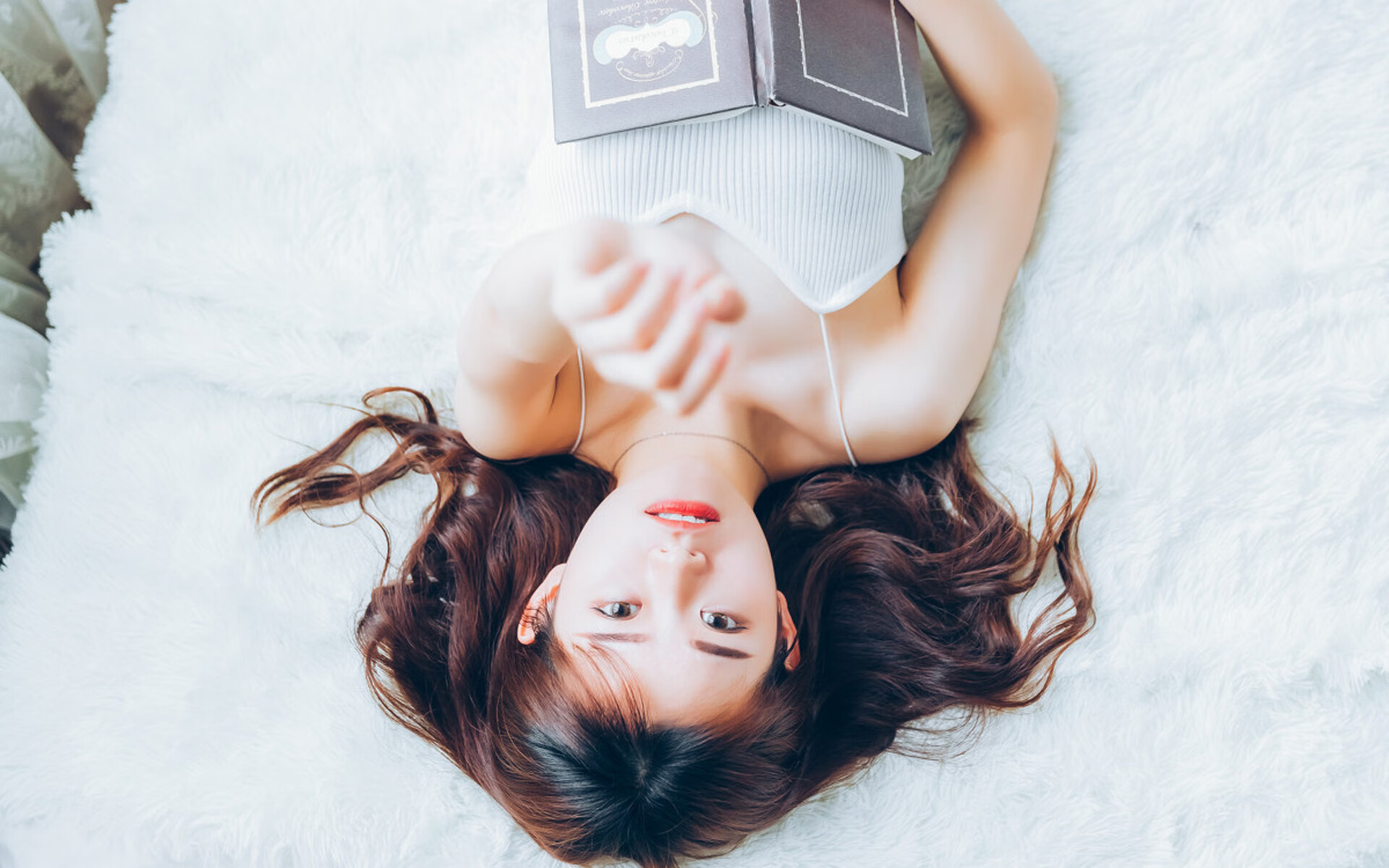 红魔铁蹄踏碎三狮军团—欧冠半决赛焦点战比利时完胜英格兰纪实