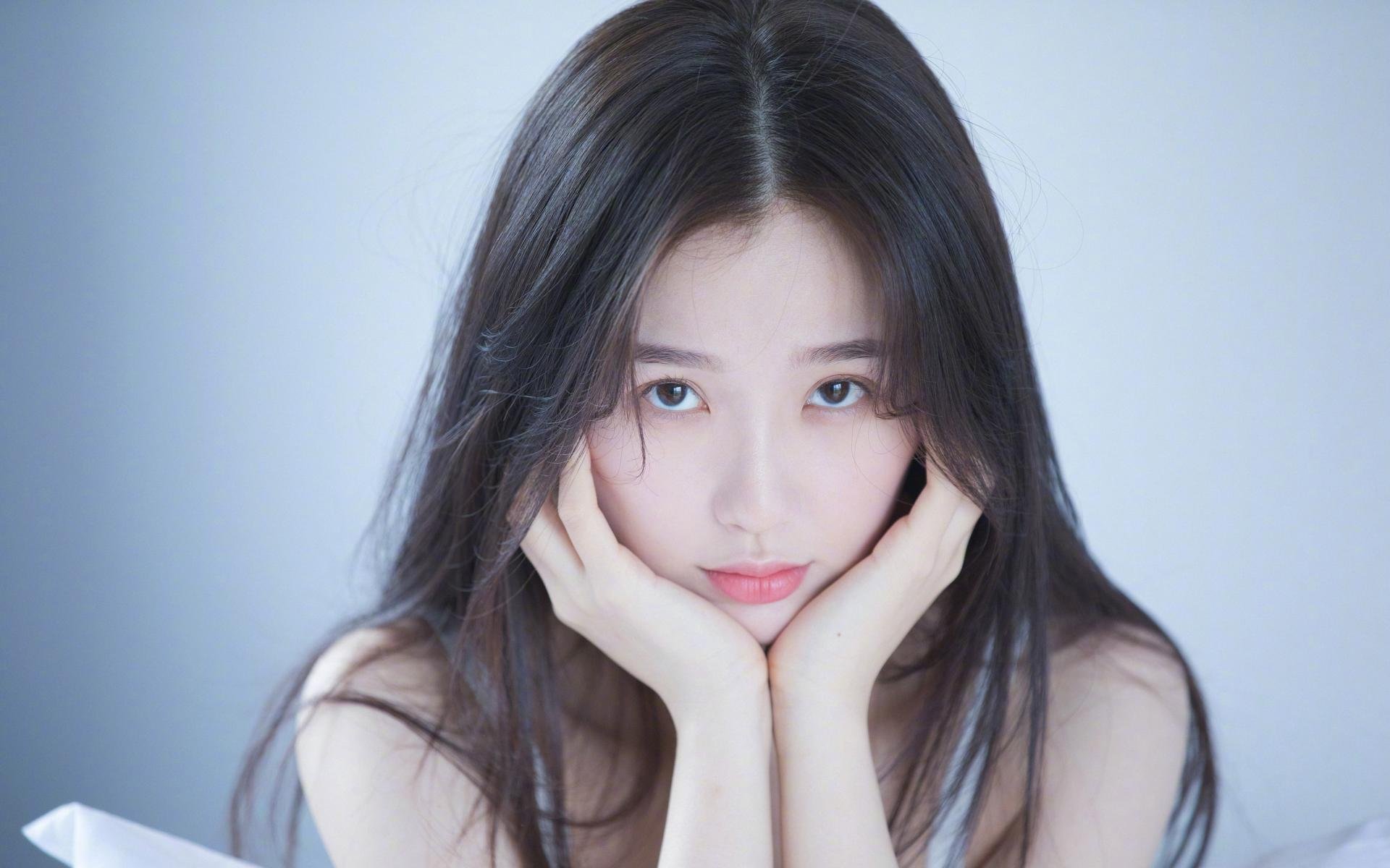 全球之战，雄鹿巅峰对决力克广东队，哈登末节封神成关键先生